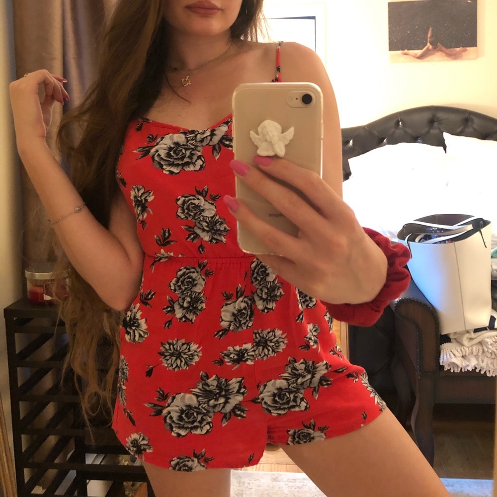 Red Floral Print Cross Back Romper Size 4 Womens